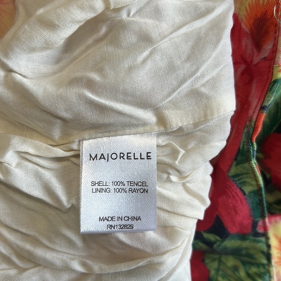 Majorelle Womens Shorts Red Floral Pockets Back Zip Lined Revolve high waisted - Picture 8 of 10